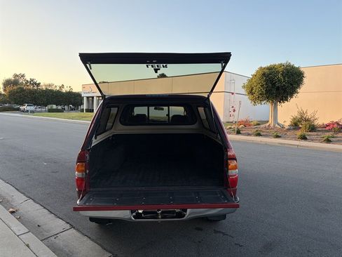Used 2002 Toyota Tacoma PreRunner RWD image 6