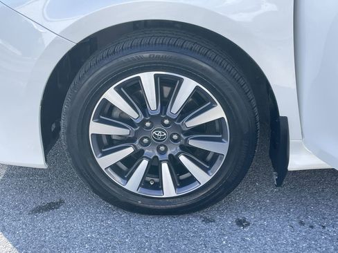 Used 2020 Toyota Sienna XLE w/ XLE Navigation Package AWD/4WD image 26