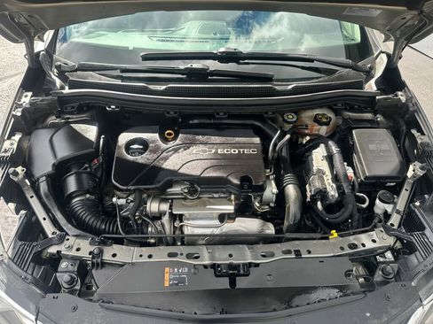 Used 2017 Chevrolet Cruze LT FWD image 10