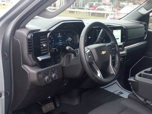 Used 2024 Chevrolet Silverado 1500 LT image 10