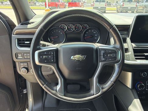 Used 2021 Chevrolet Tahoe Z71 w/ Luxury Package AWD/4WD image 11