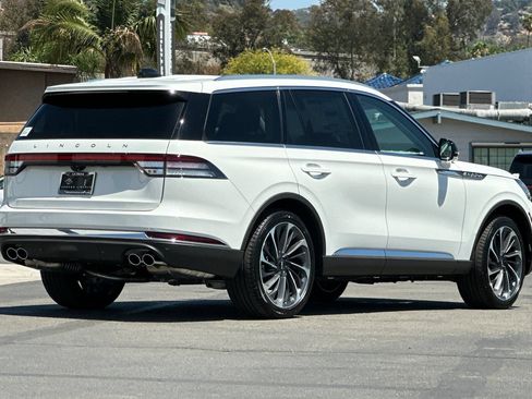 New 2026 Lincoln Aviator Reserve w/ Illumination Package RWD image 3