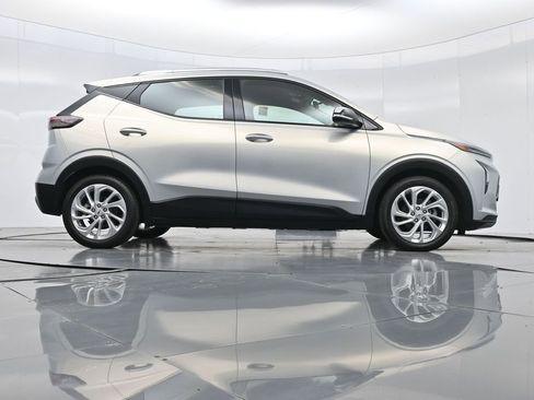 Used 2022 Chevrolet Bolt EUV LT image 46