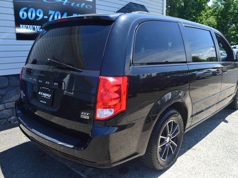 Used 2017 Dodge Grand Caravan GT FWD image 5