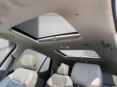 Used 2019 Chevrolet Traverse Premier w/ Driver Confidence II Package image 8