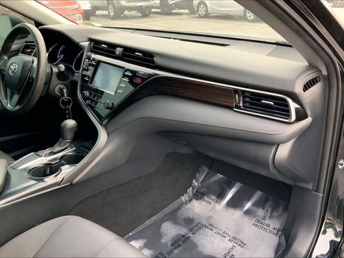 Used 2019 Toyota Camry LE image 16