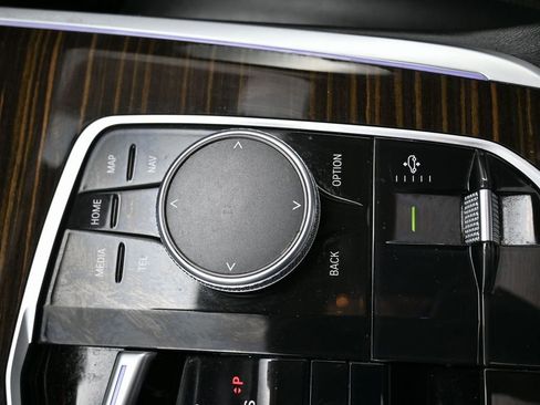 Used 2023 BMW X7 xDrive40i image 34