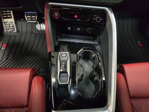 New 2025 Audi SQ5 Prestige image 19