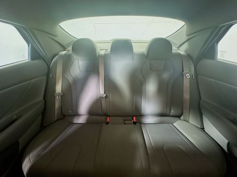 Used 2024 Hyundai Elantra SE FWD image 29