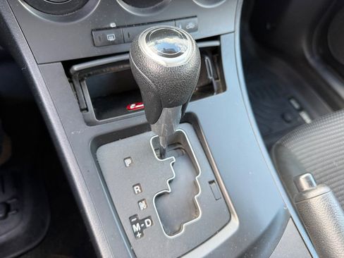 Used 2013 MAZDA MAZDA3 i Sport image 16