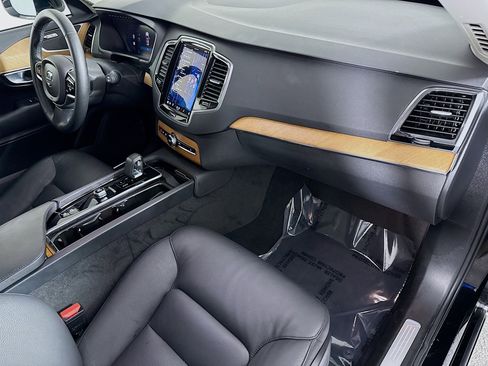 Used 2024 Volvo XC90 B5 Plus image 30