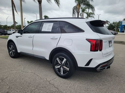 Used 2023 Kia Sorento S FWD image 3