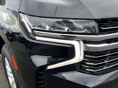 Used 2024 Chevrolet Suburban LT image 30