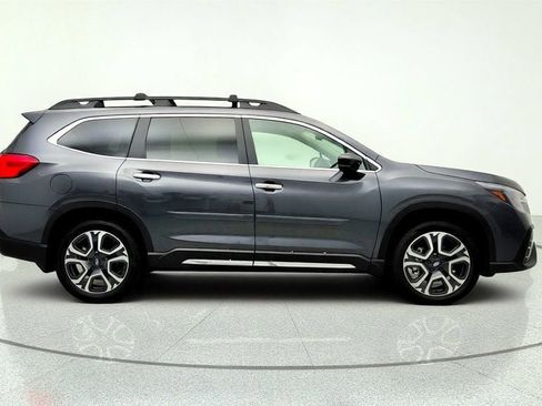Used 2025 Subaru Ascent Touring AWD/4WD image 4