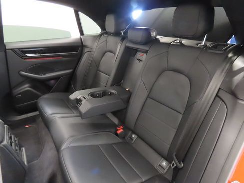 Certified 2025 Porsche Macan Electric RWD image 40