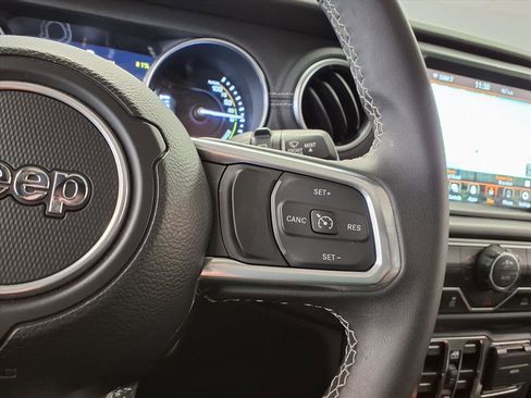 Used 2023 Jeep Wrangler Unlimited Sahara image 30