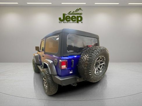 Used 2018 Jeep Wrangler Sport AWD/4WD image 3