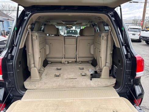 Used 2011 Toyota Land Cruiser w/ Upgrade Pkg AWD/4WD image 31