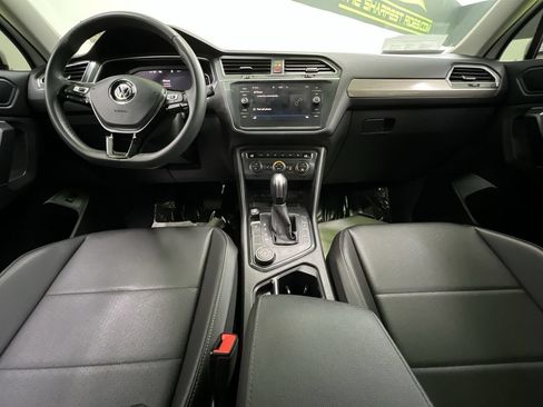 Used 2020 Volkswagen Tiguan SEL AWD/4WD image 18