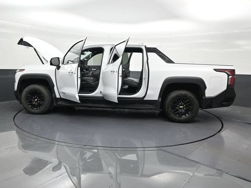 Used 2025 Chevrolet Silverado EV LT AWD/4WD image 34