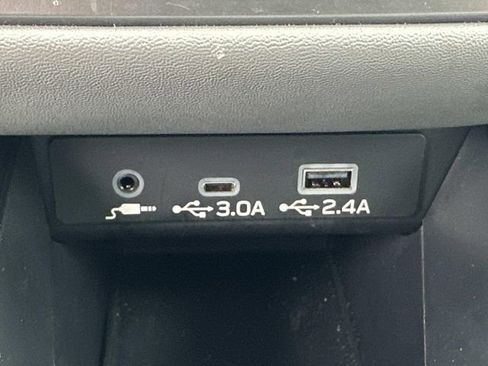 Used 2023 Subaru Outback Premium image 21