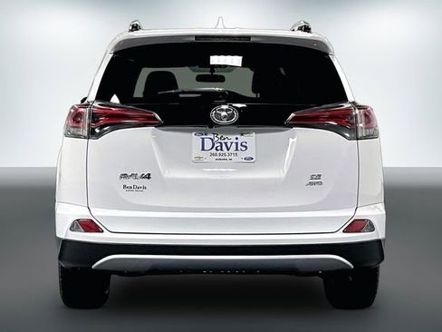 Used 2016 Toyota RAV4 SE image 7
