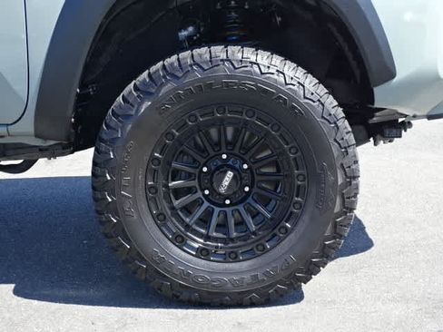 Used 2023 Toyota Tacoma TRD Off-Road AWD/4WD image 8