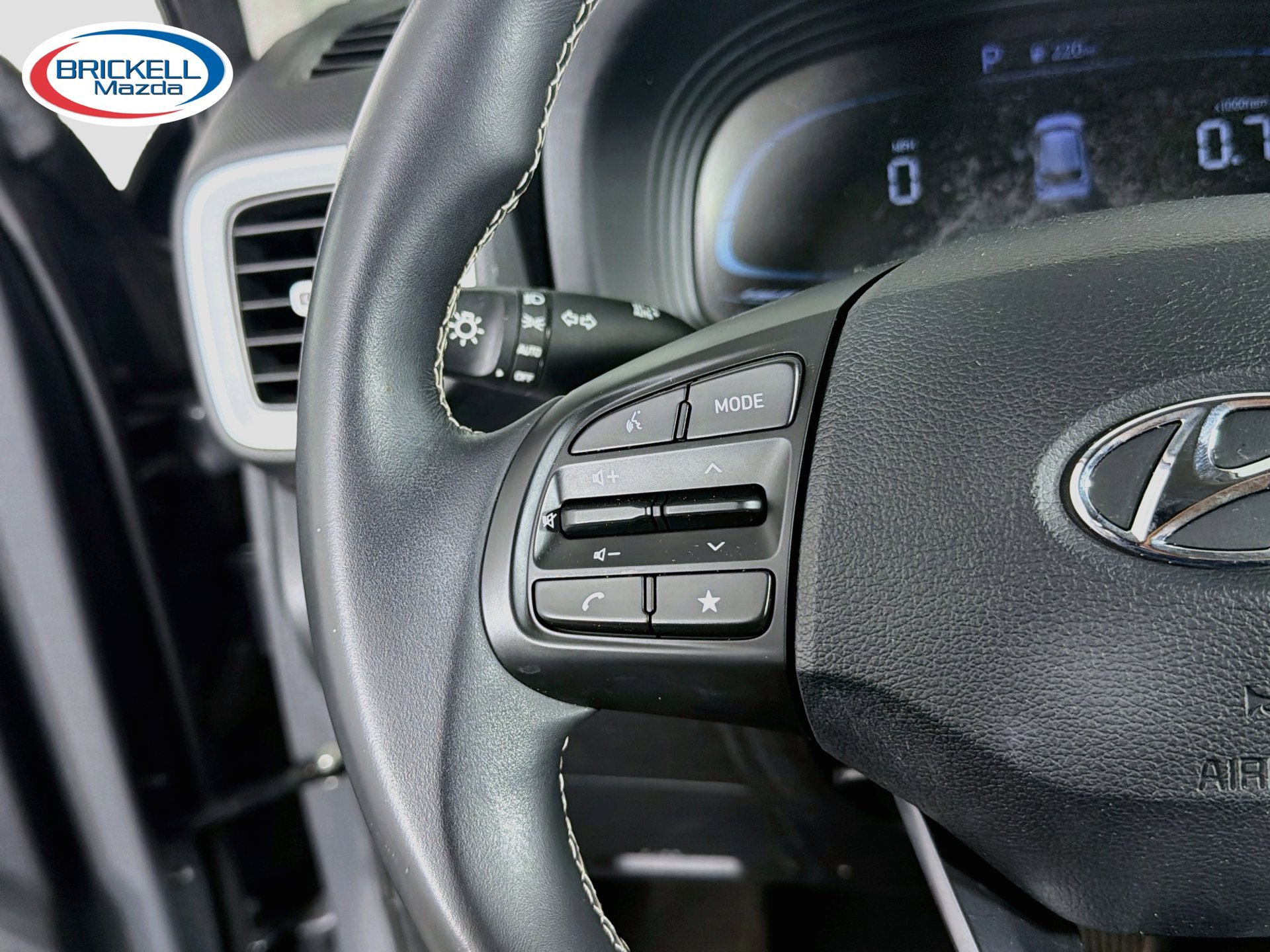 Used 2024 Hyundai Venue Limited FWD image 32