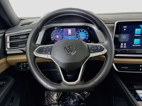 Certified 2025 Volkswagen Atlas Cross Sport SE AWD/4WD image 12