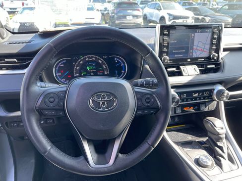 Used 2021 Toyota RAV4 XSE AWD/4WD image 7