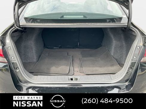 Used 2024 Nissan Versa SR FWD image 32