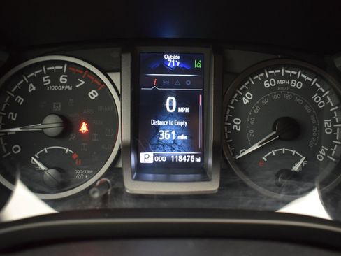 Used 2021 Toyota Tacoma TRD Sport w/ Technology Package AWD/4WD image 18