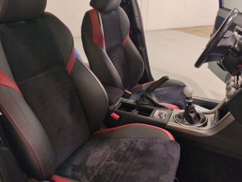 Used 2016 Subaru WRX STI AWD/4WD image 11