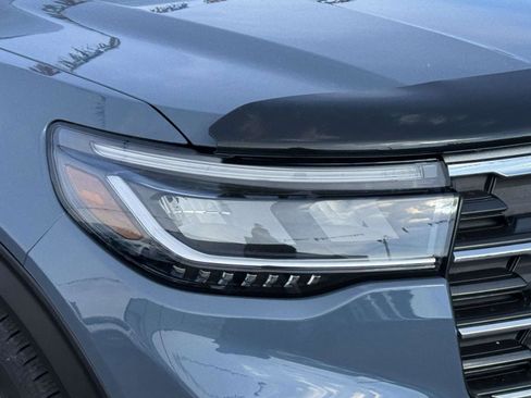 Used 2025 Ford Explorer Active image 8