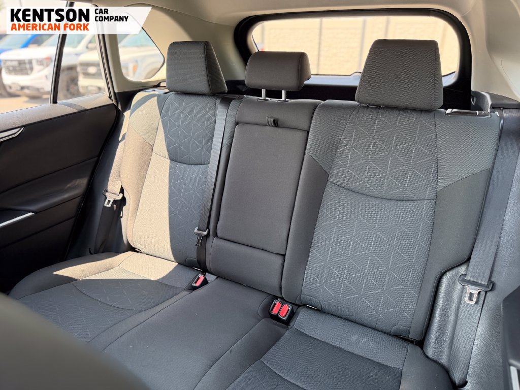 Used 2025 Toyota RAV4 XLE AWD/4WD image 28