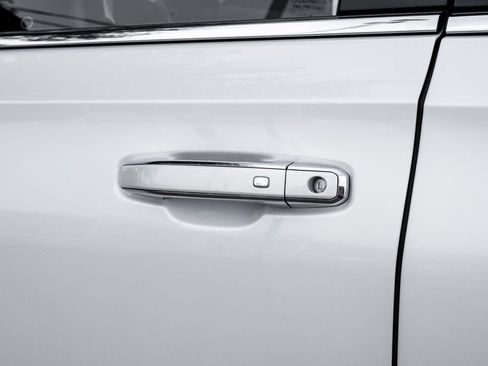 Used 2022 GMC Yukon XL Denali image 53