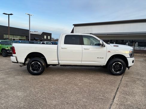 New 2026 RAM 2500 Laramie AWD/4WD image 7