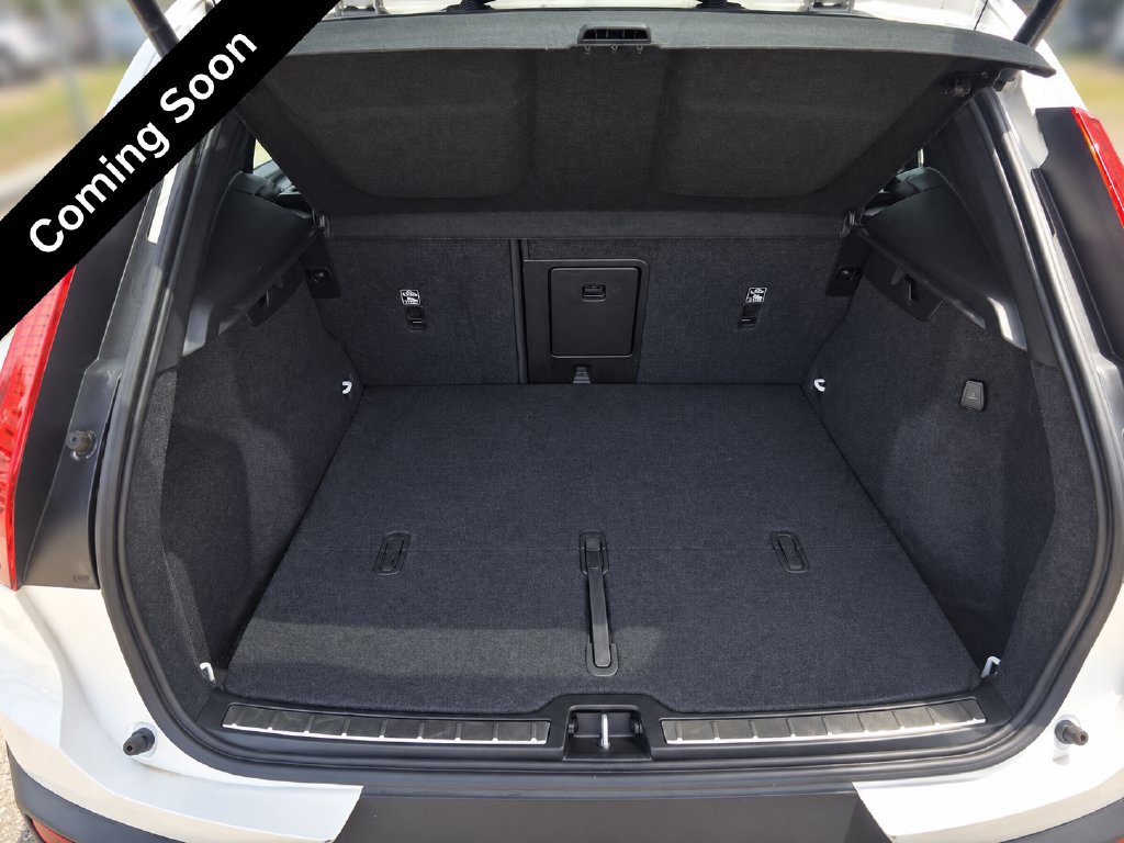 Certified 2025 Volvo XC40 B5 Plus AWD/4WD image 15