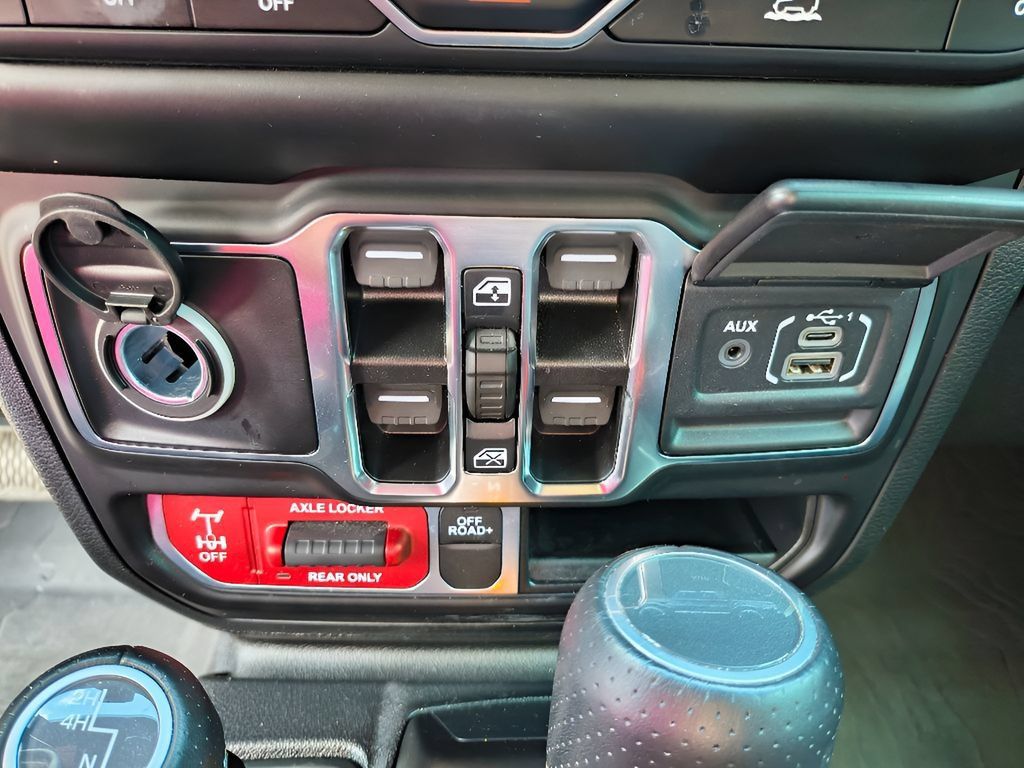 Used 2022 Jeep Gladiator Mojave w/ LED Lighting Group AWD/4WD image 32