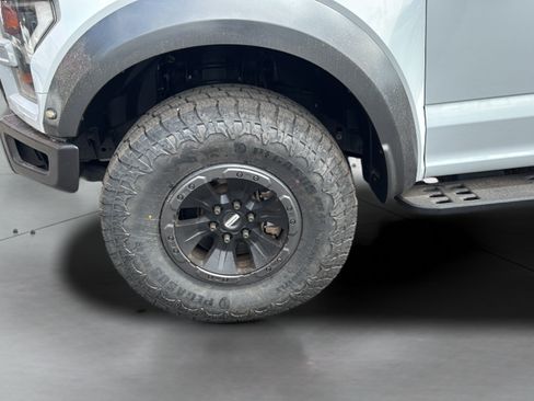 Used 2017 Ford F150 Raptor w/ Equipment Group 802A Luxury AWD/4WD image 38