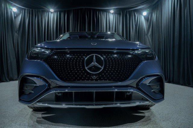 Used 2024 Mercedes-Benz EQE 350+ SUV image 2
