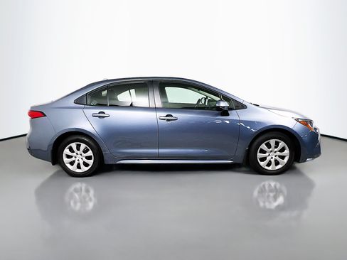 Used 2025 Toyota Corolla LE FWD image 3