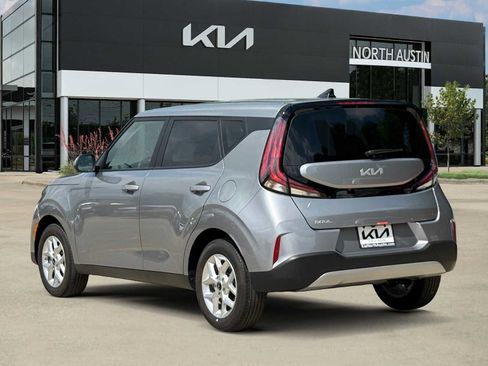 Certified 2025 Kia Soul LX FWD image 5