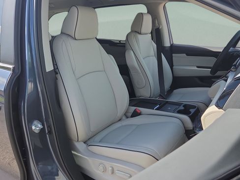 New 2026 Honda Odyssey Touring image 21