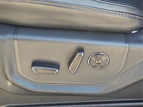 Used 2022 Ford F250 Platinum w/ FX4 Off-Road Package image 15