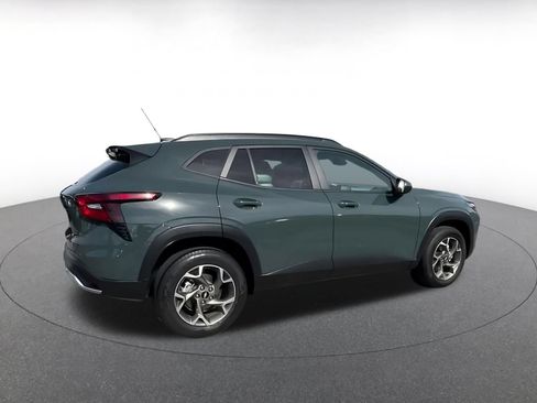 Used 2025 Chevrolet Trax LT w/ LT Convenience Package FWD image 14
