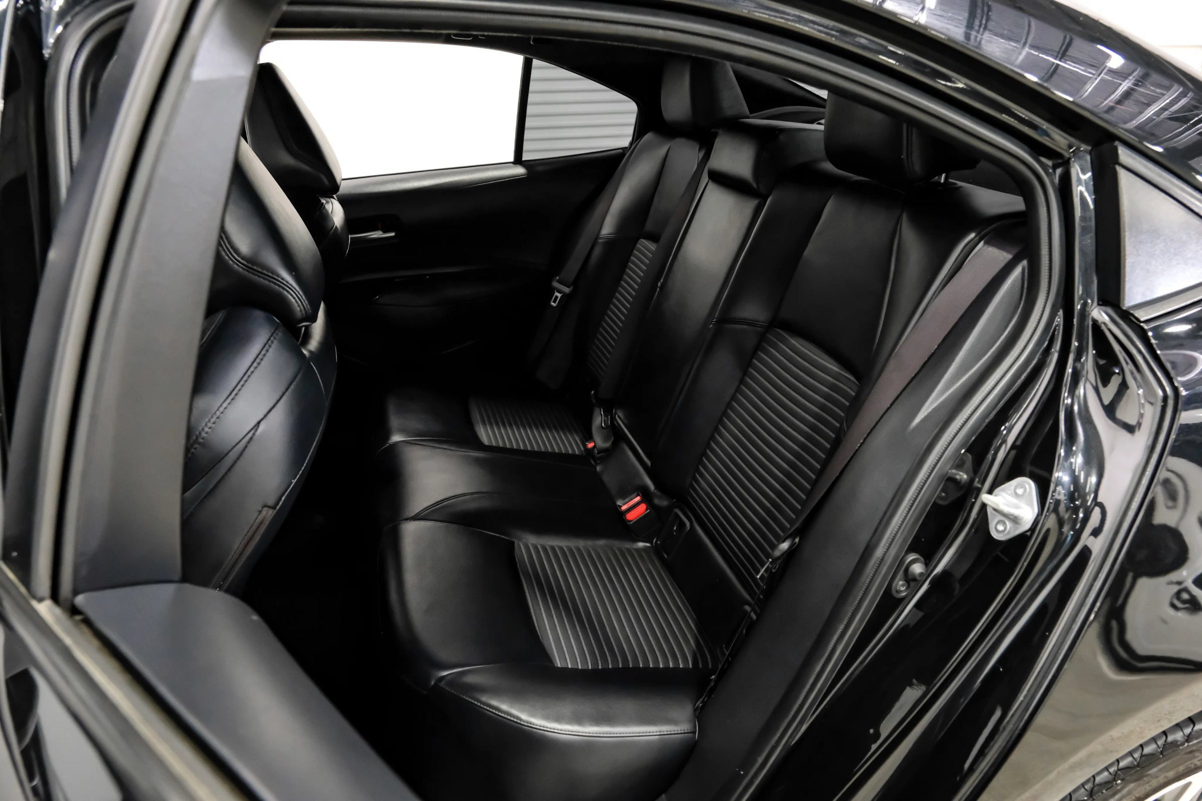 Used 2020 Toyota Corolla XSE FWD image 21