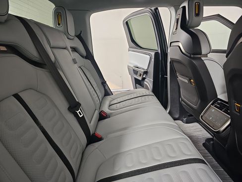 Used 2022 Rivian R1T Adventure image 22