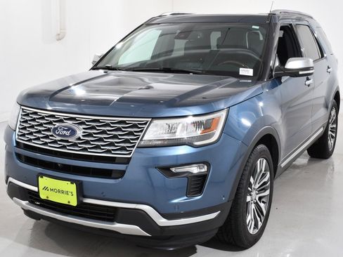 Used 2018 Ford Explorer Platinum image 2