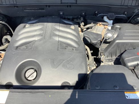 Used 2010 Hyundai Veracruz GLS image 9